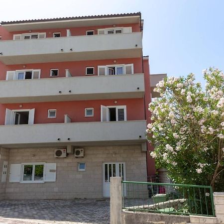 Apartments Elena Tučepi Exterior foto